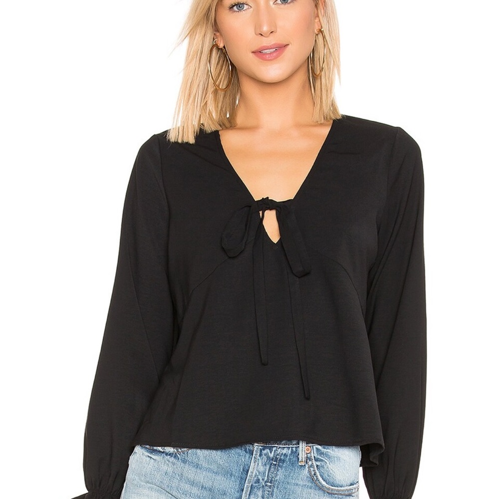 Line and dot legal blouse, black, size small. Great condition!